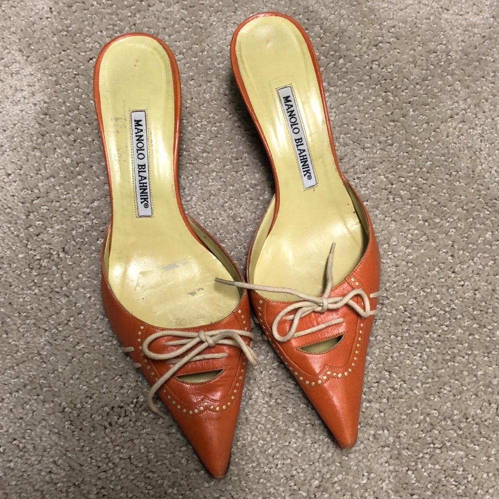 Manolo Blahnik Kitten Pumps